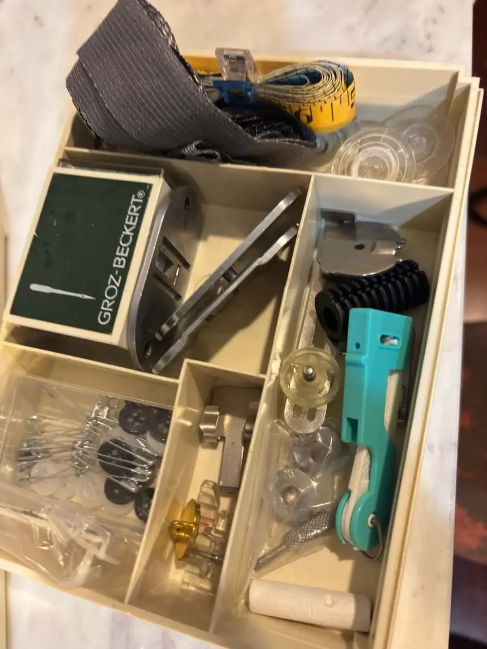 VTG Singer Touch&Sew Machine Box w Flexi-Stitch Cams &Bobbin& plates